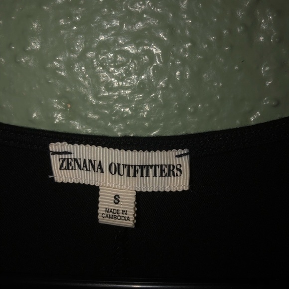 Black stretch zip from shirt. - Picture 1 of 2